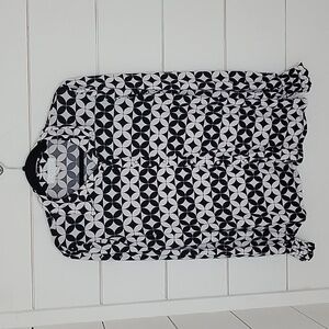 SO IT IS large black & white stretchy blouse